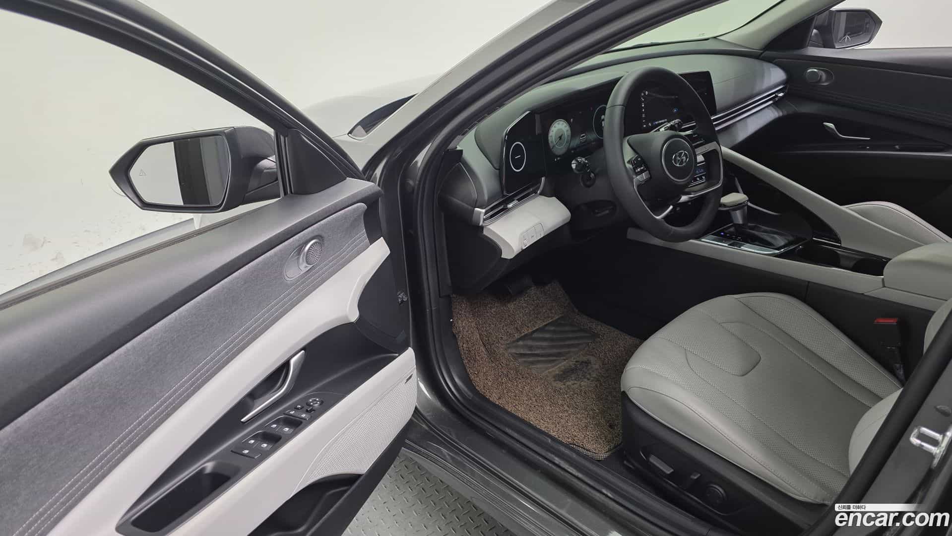 AVANTE Hyundai 2021.4-OPTION-015