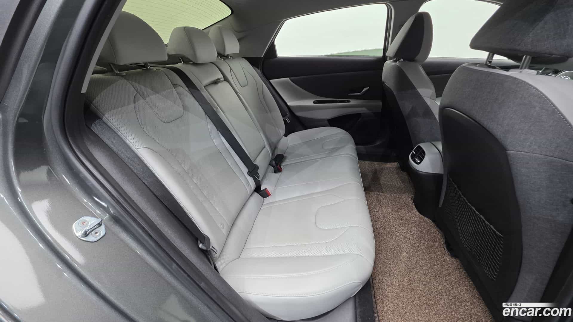 AVANTE Hyundai 2021.4-OPTION-024