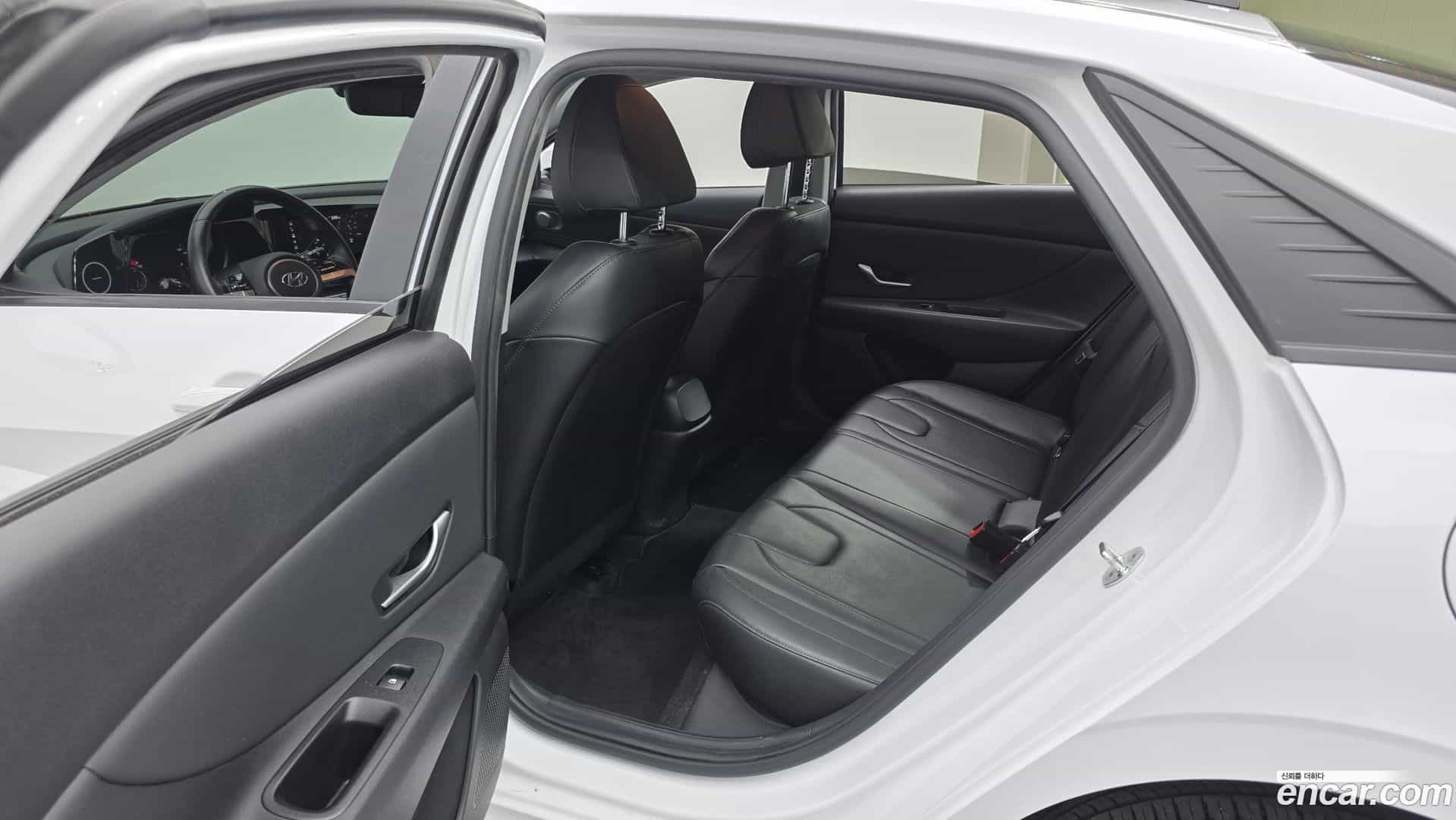 AVANTE Hyundai 2021.9-OPTION-015