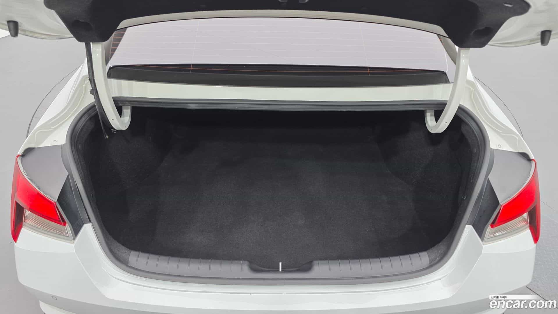 AVANTE Hyundai 2021.9-OPTION-024