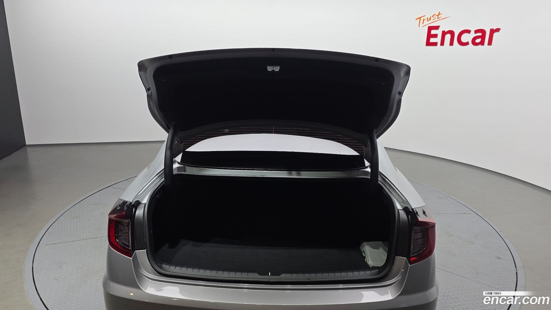 Main__Slider__Photo:Sonata Hyundai 2022.10-19