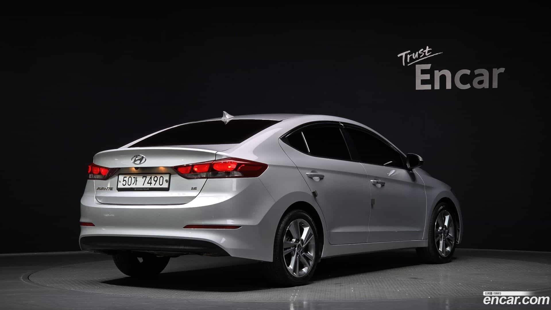 AVANTE Hyundai 2017.4-OUTER-002