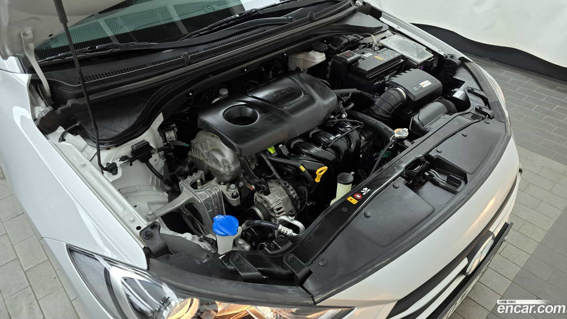 AVANTE Hyundai 2017.4-OUTER-006