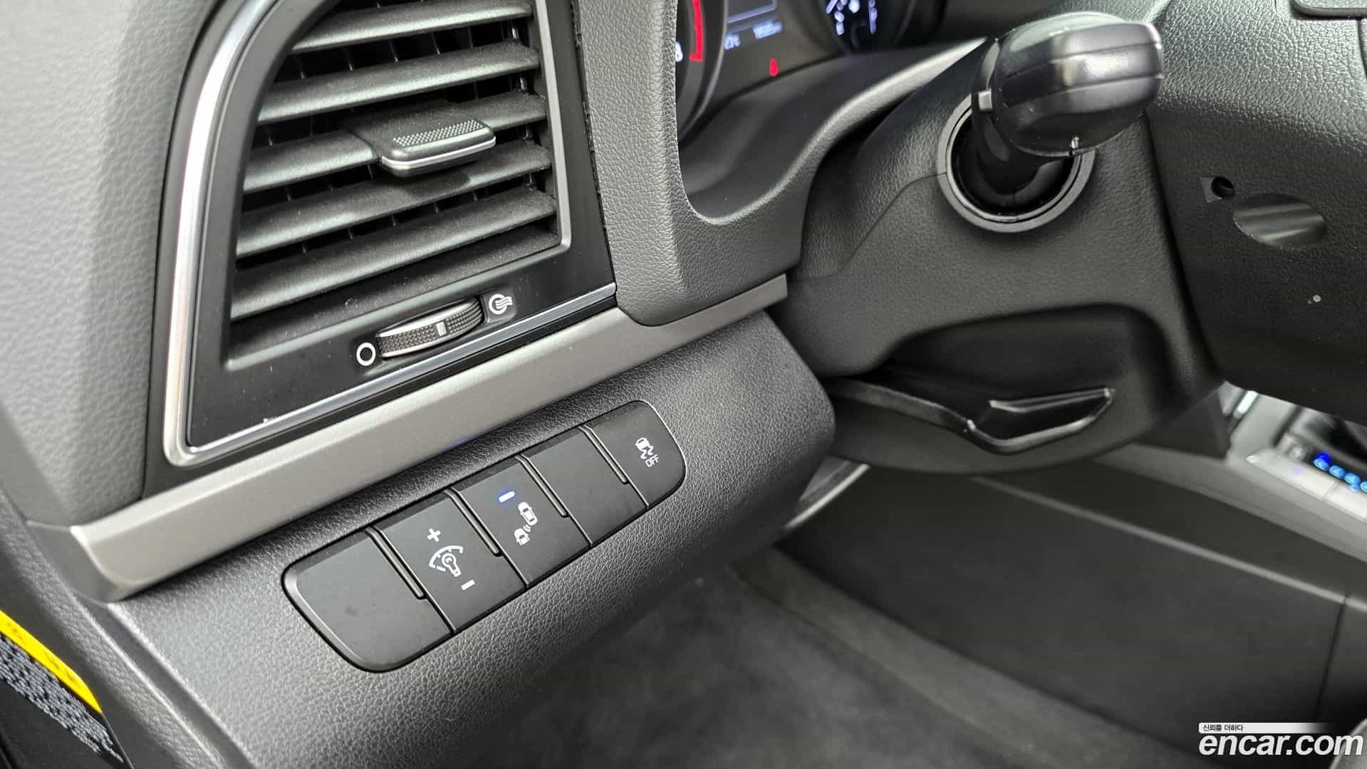 AVANTE Hyundai 2017.4-OPTION-023