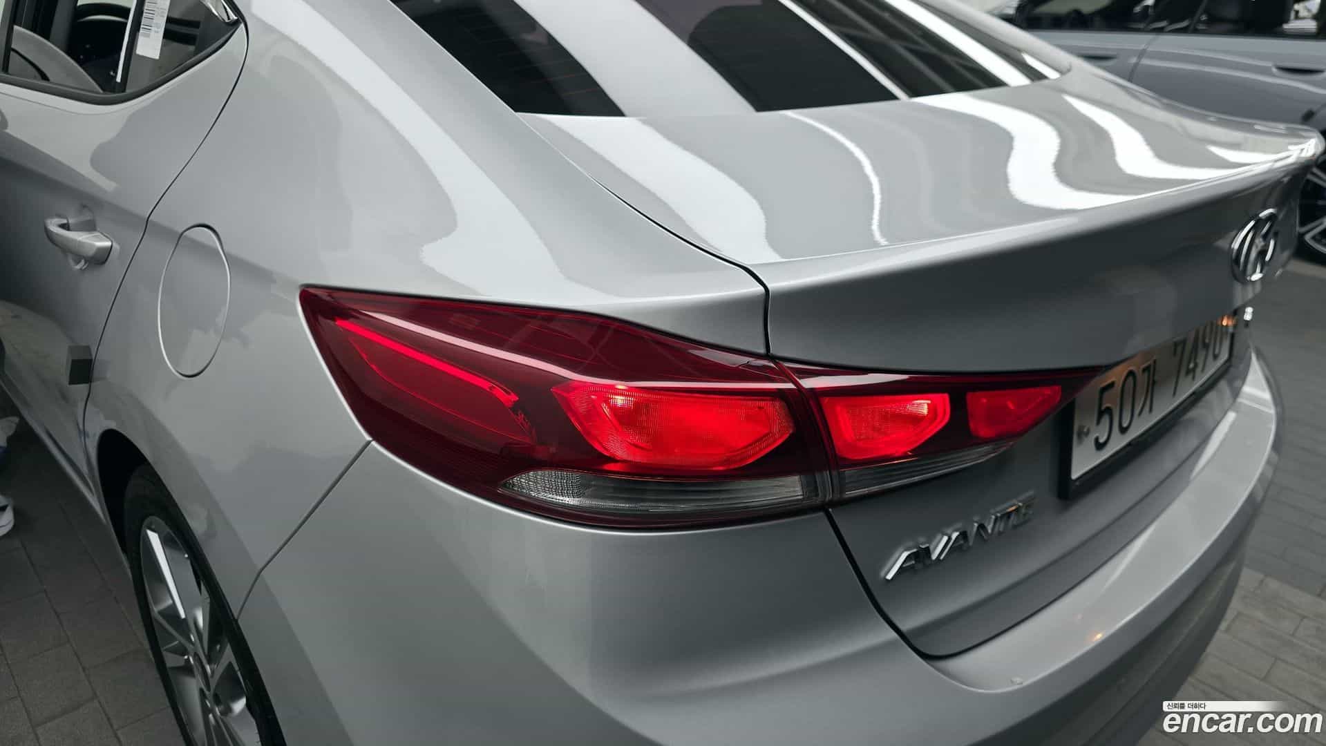AVANTE Hyundai 2017.4-OUTER-033