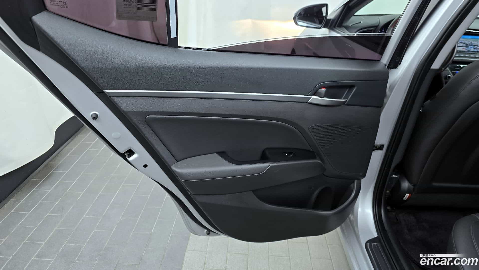 AVANTE Hyundai 2017.4-INNER-035