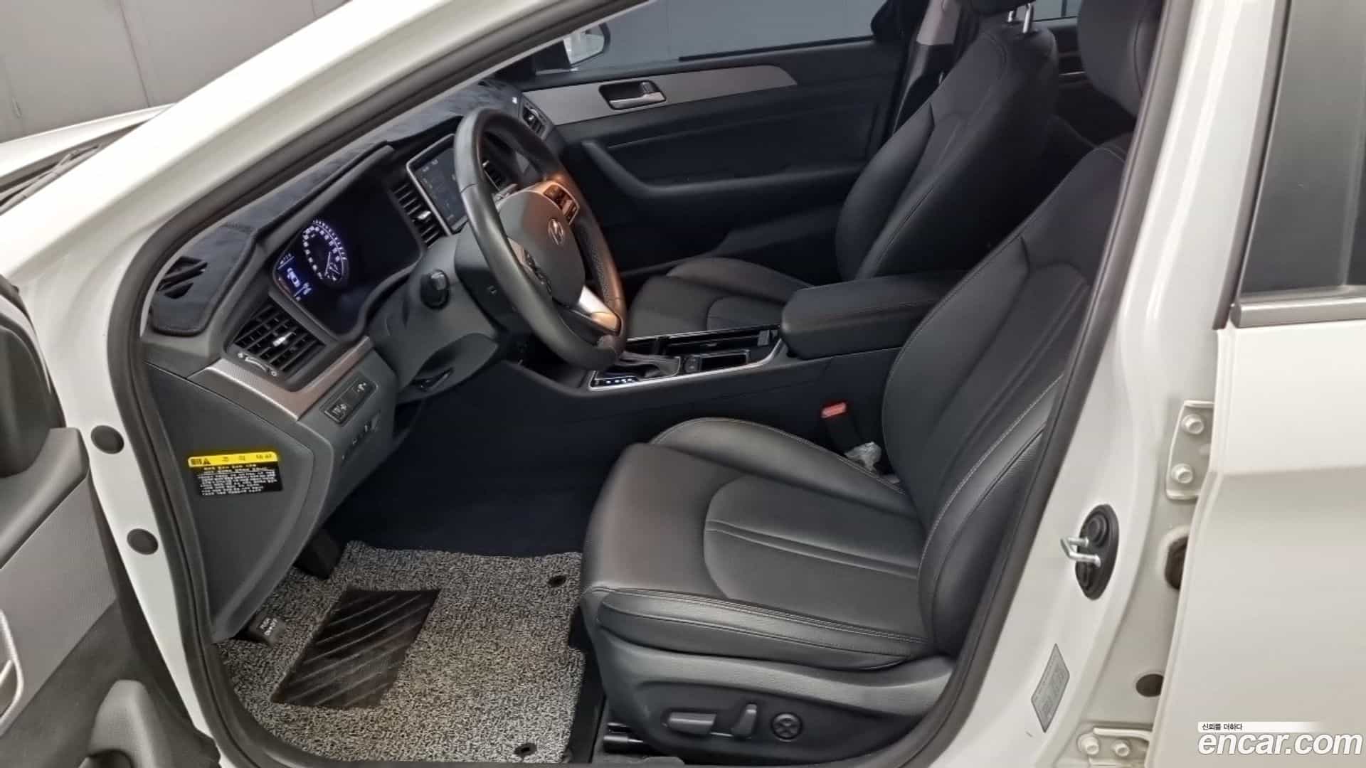 Sonata Hyundai 2019.2-INNER-010