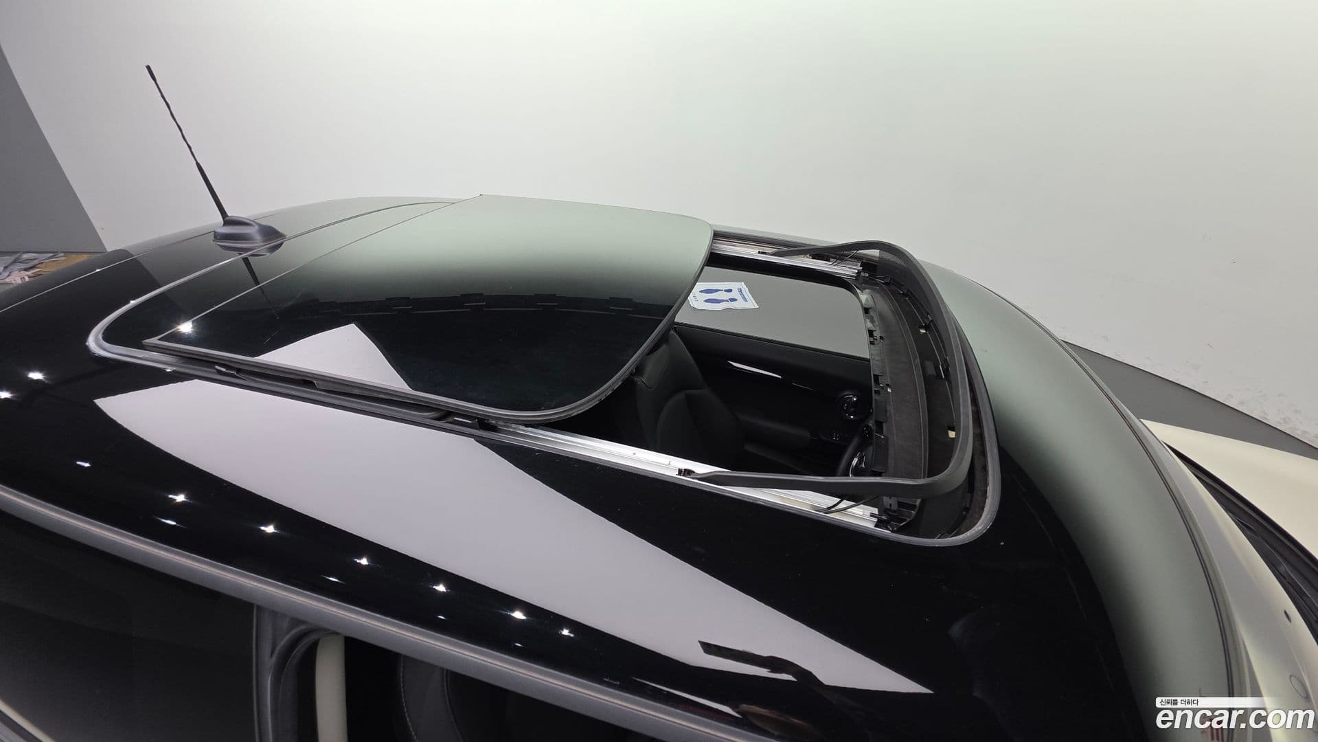 Main__Slider__Photo:Cooper Mini 2022.4-10