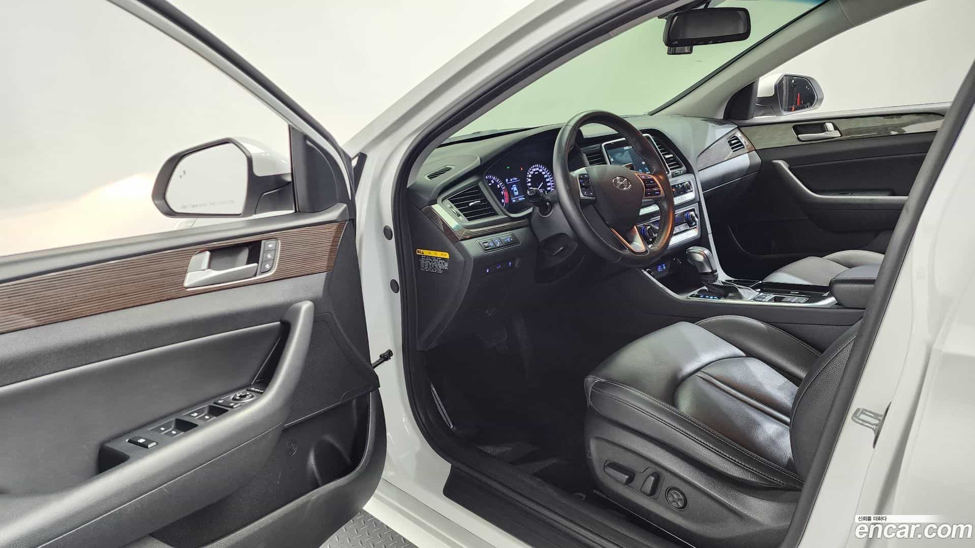 Sonata Hyundai 2019.1-INNER-010