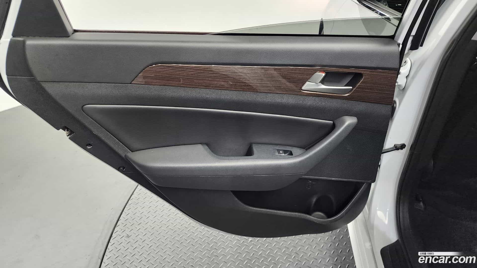 Sonata Hyundai 2019.1-INNER-035