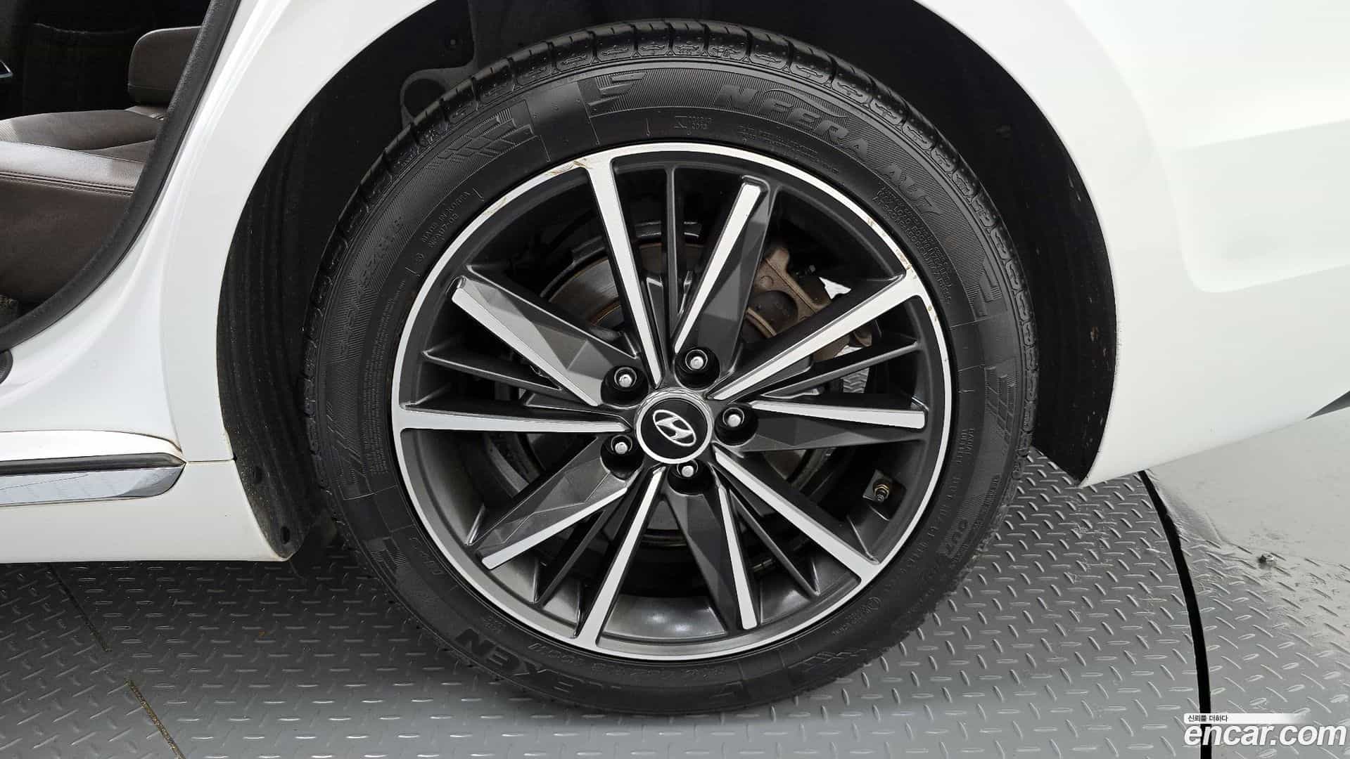 Grandeur Hyundai 2020.0-OUTER-031