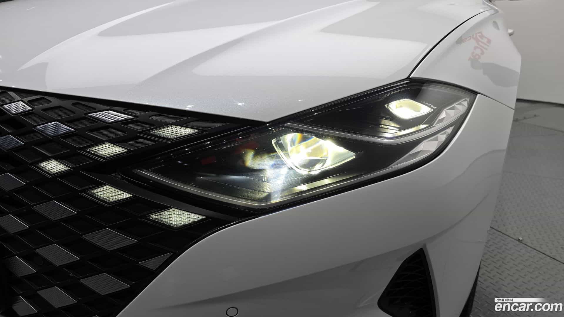 Grandeur Hyundai 2020.0-OUTER-032