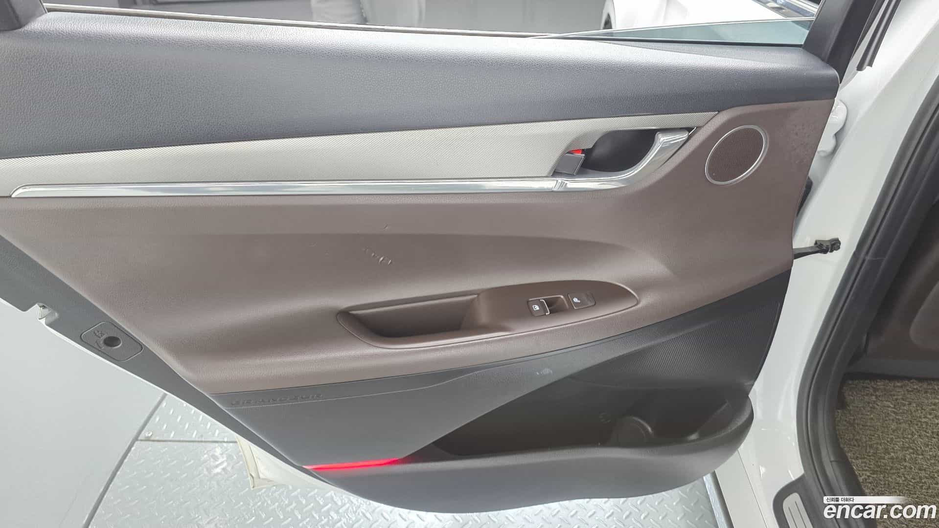 Grandeur Hyundai 2020.0-INNER-035