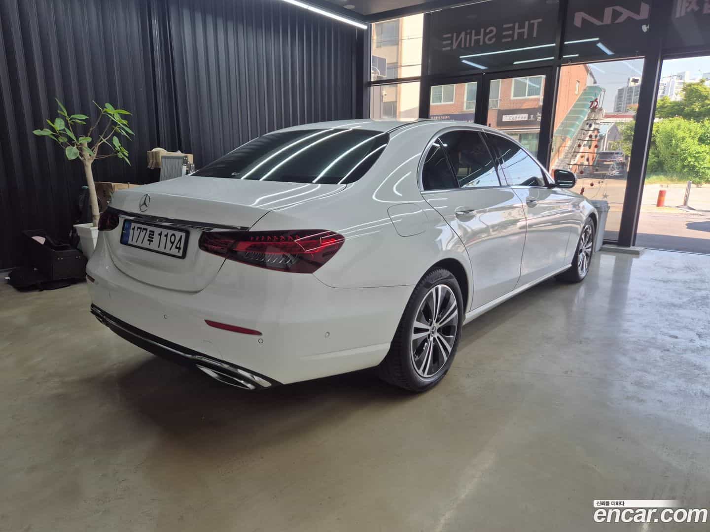 E-Class Mercedes-Benz 2022.9-OUTER-004