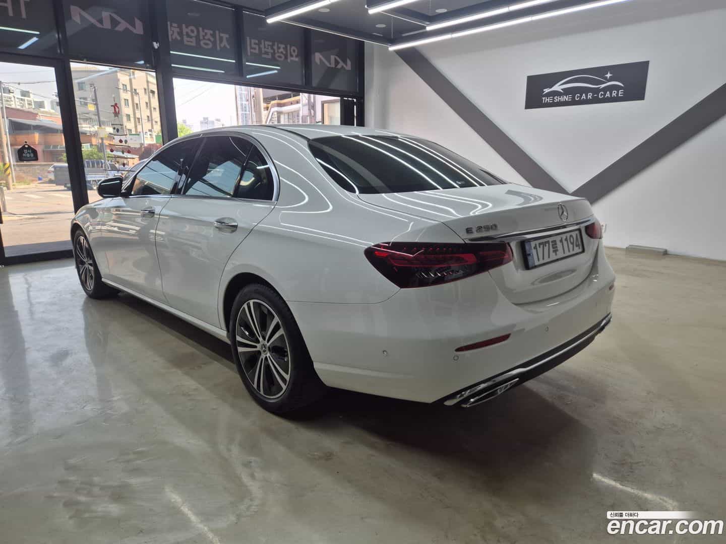 E-Class Mercedes-Benz 2022.9-OUTER-006