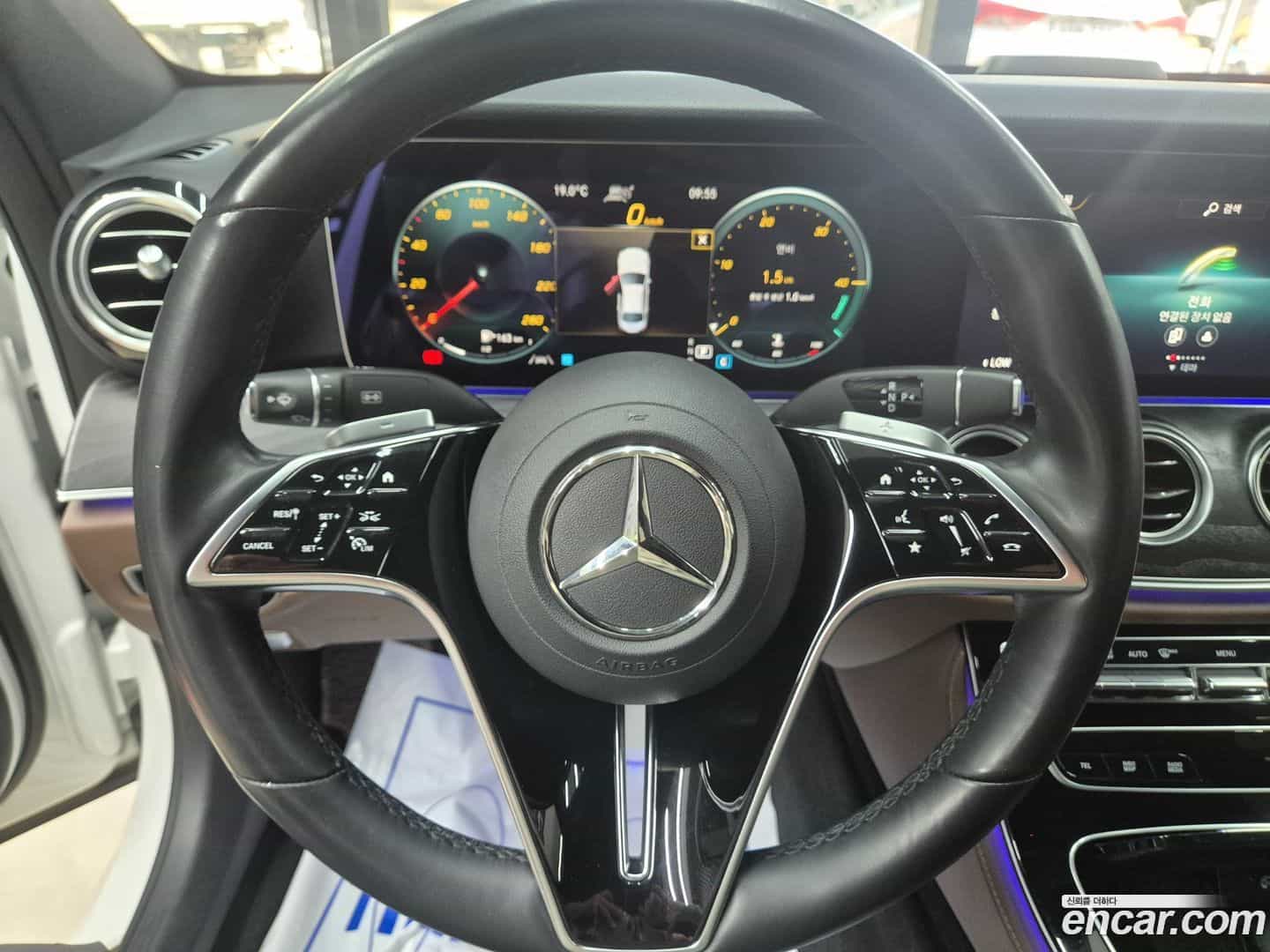 E-Class Mercedes-Benz 2022.9-INNER-009