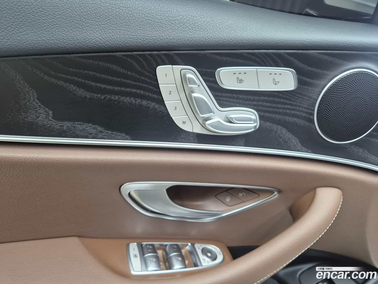 E-Class Mercedes-Benz 2022.9-OPTION-016