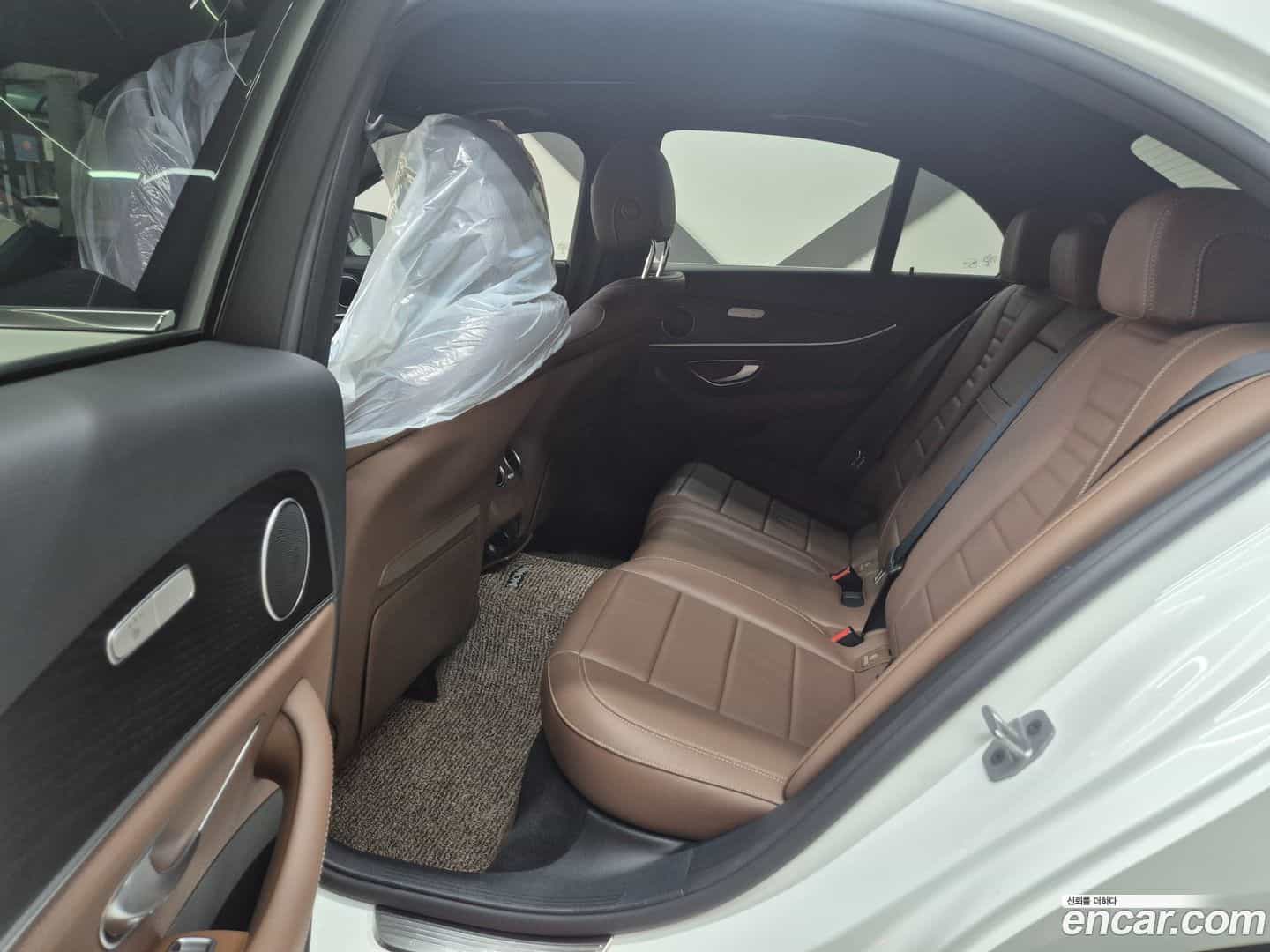 E-Class Mercedes-Benz 2022.9-OPTION-019