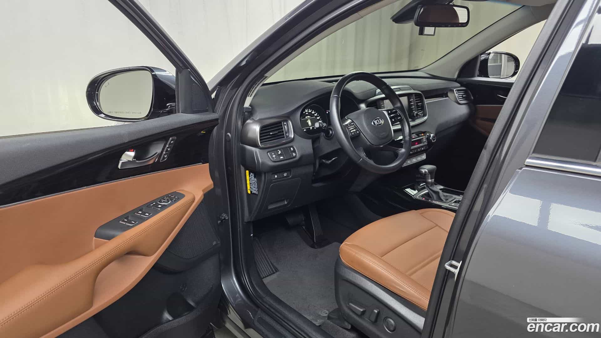 Sorento Kia 2019.5-INNER-010