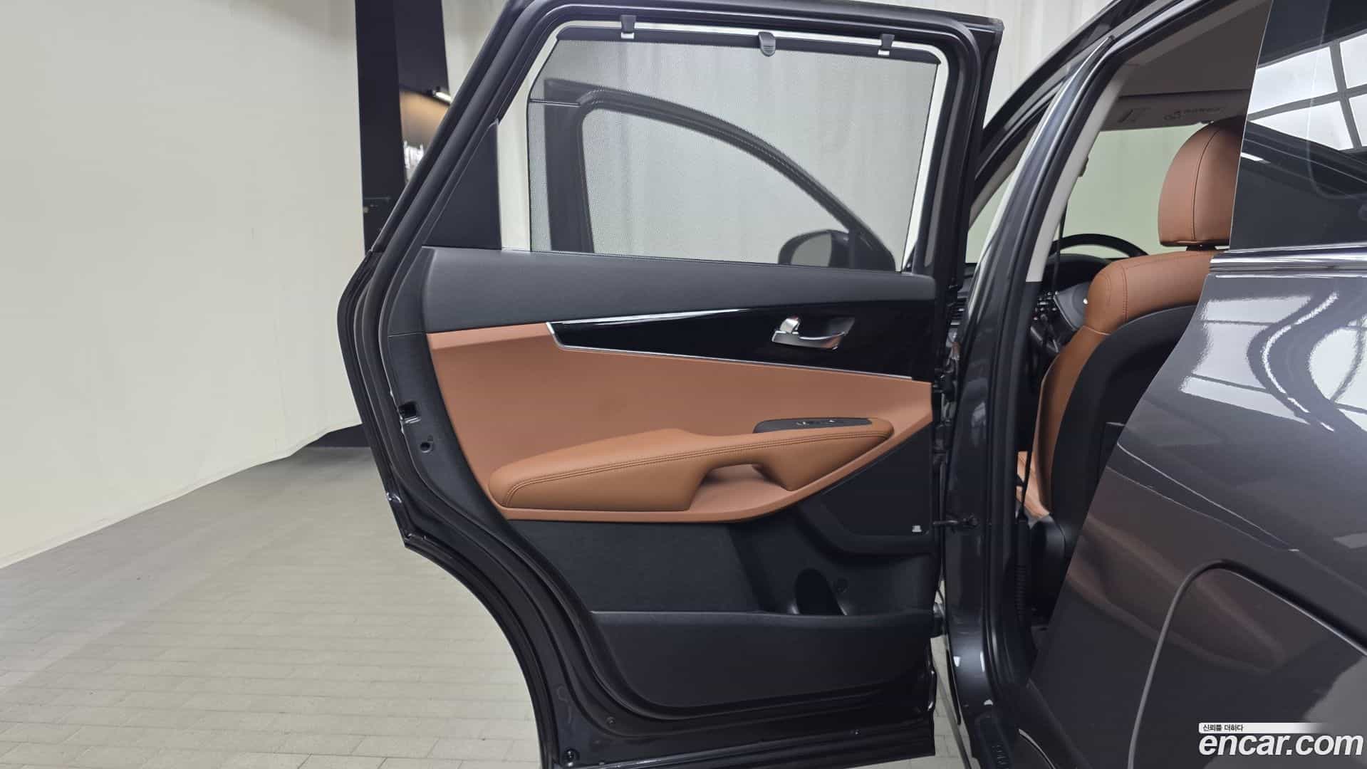 Sorento Kia 2019.5-INNER-035
