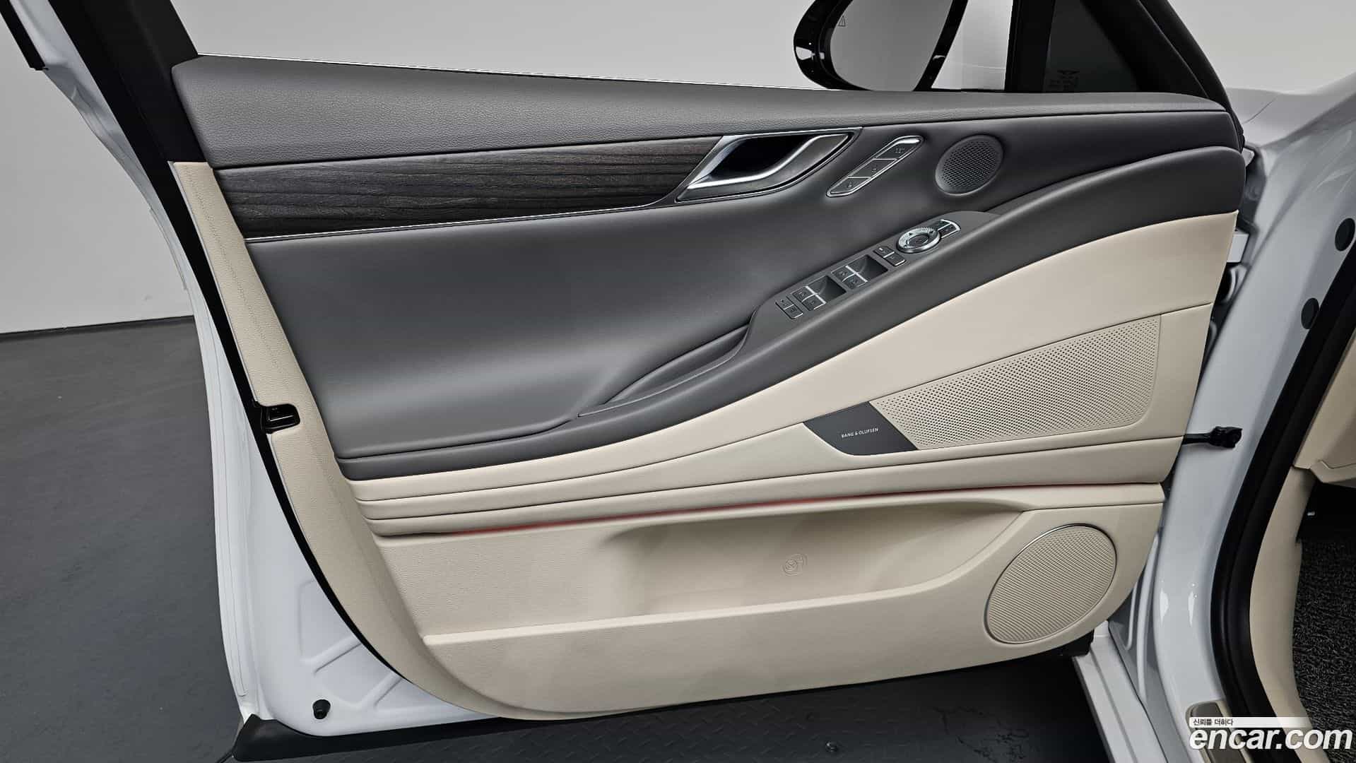 G80 Genesis 2025.5-INNER-034