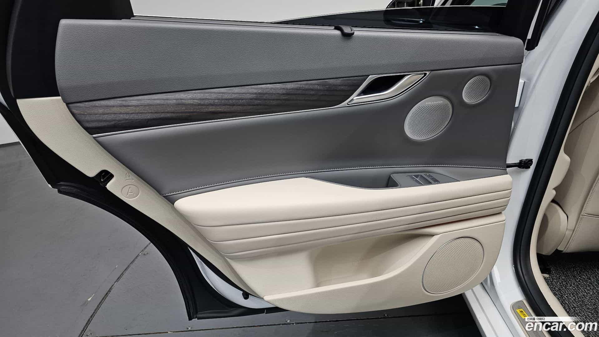 G80 Genesis 2025.5-INNER-035