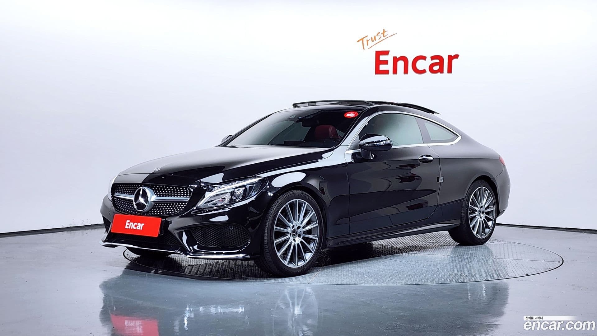Main__Slider__Photo:C-Class Mercedes-Benz 2017.3-0