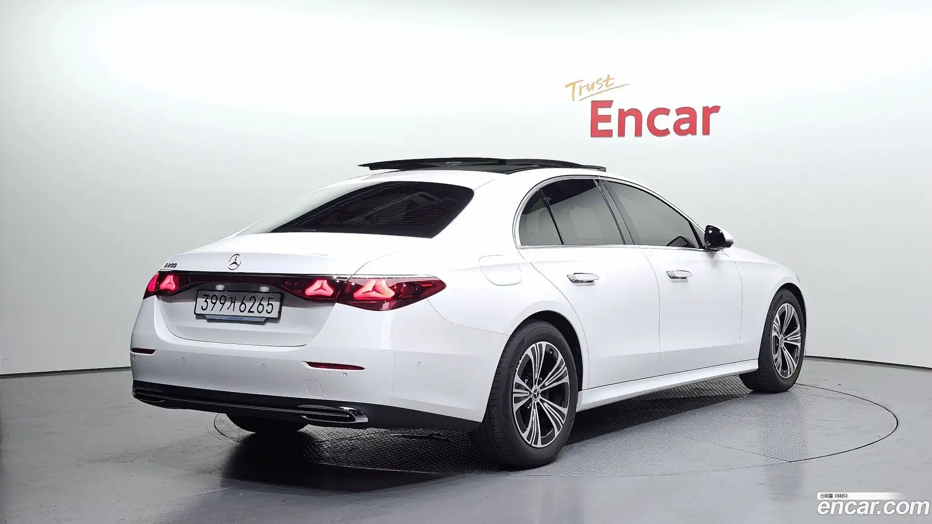 E-Class Mercedes-Benz 2024.7-OUTER-002