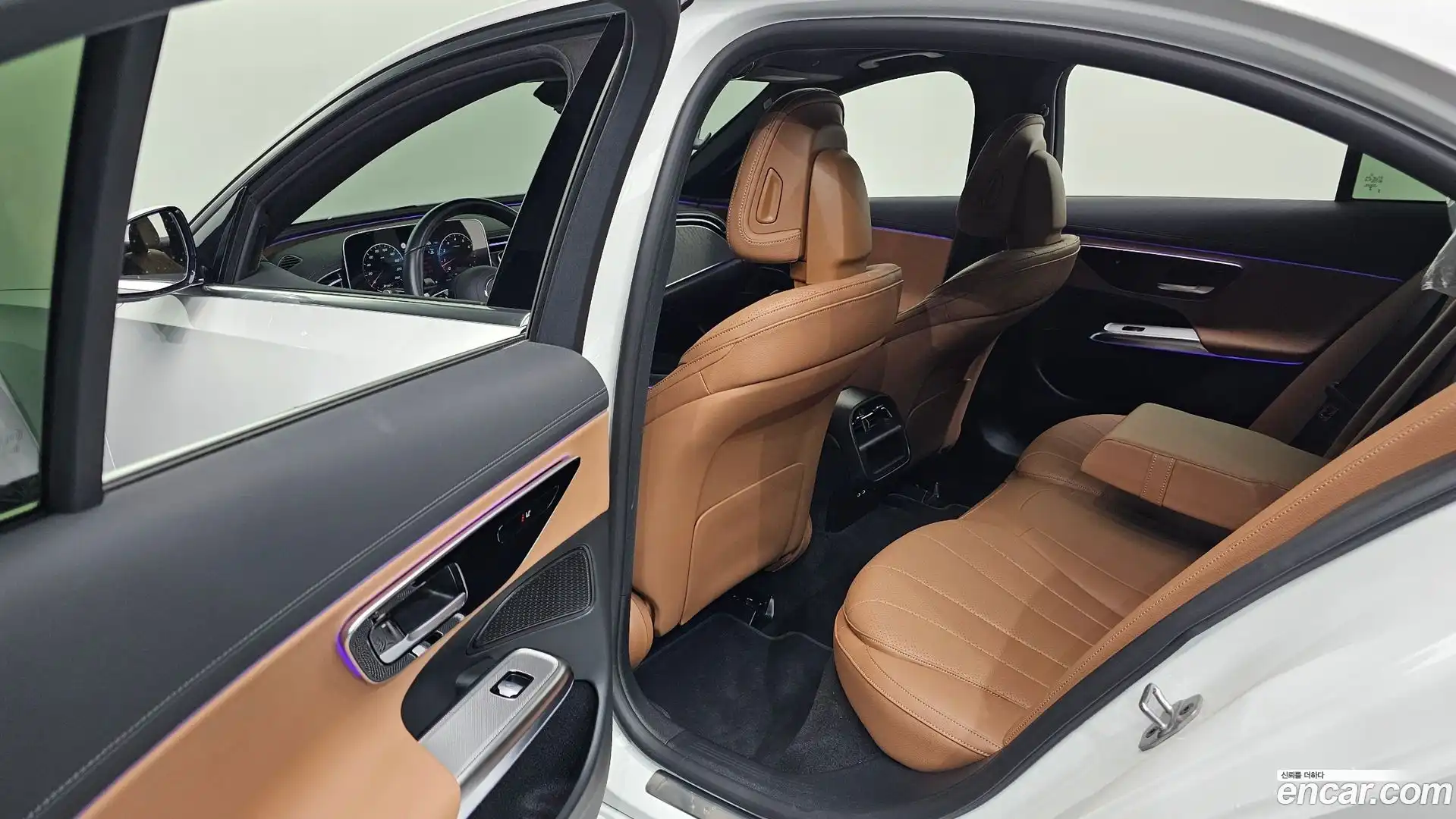 E-Class Mercedes-Benz 2024.7-OPTION-015