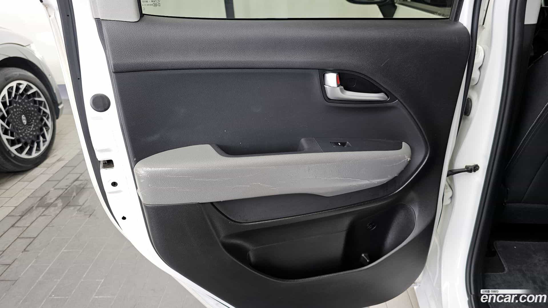 RAY Kia 2022.5-INNER-035