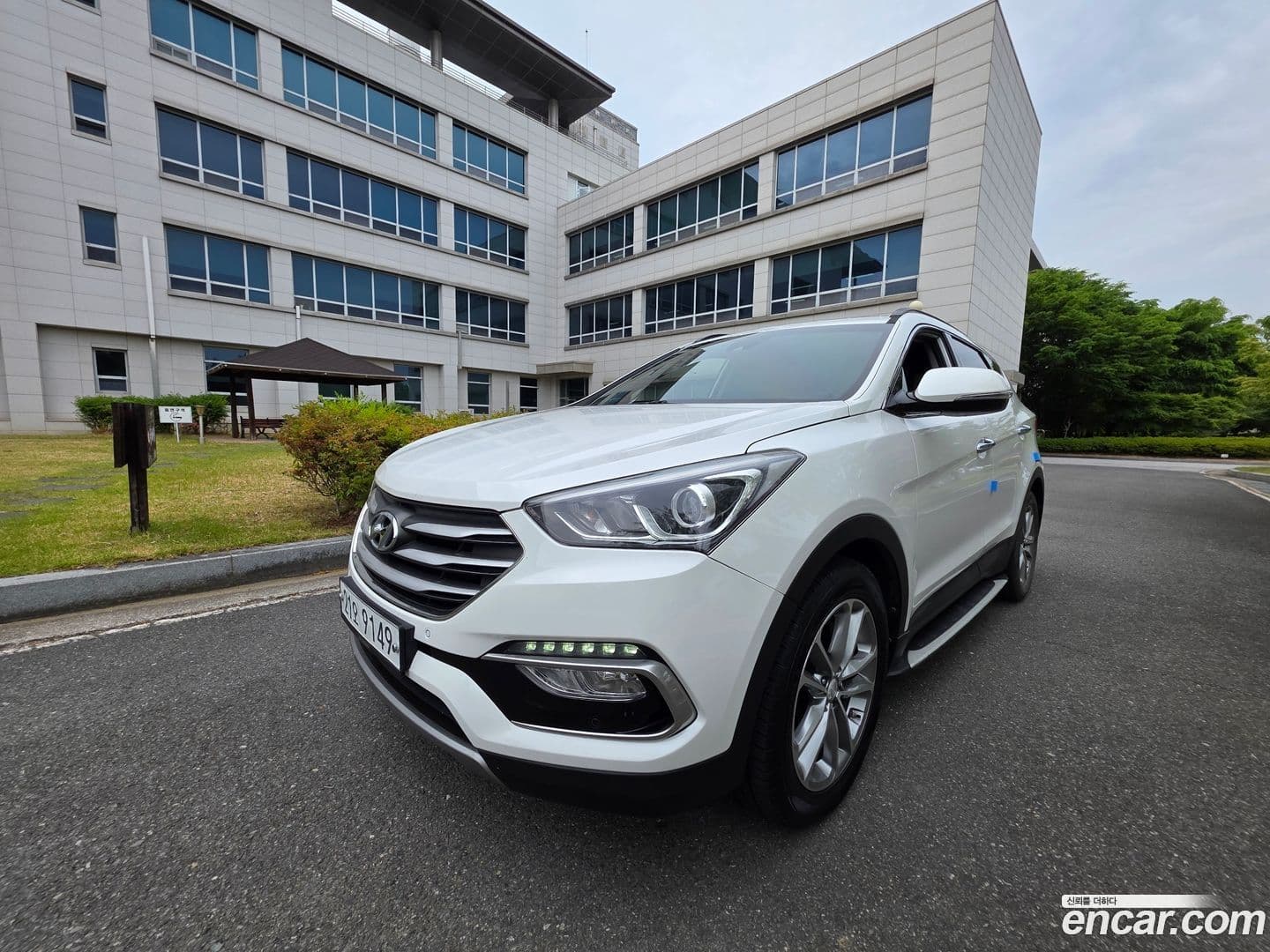 Main__Slider__Photo:Santafe Hyundai 2015.6-0