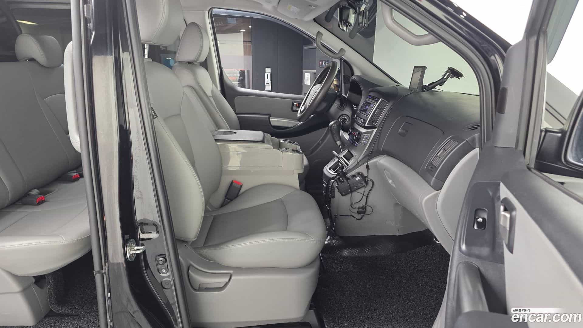 Starex Hyundai 2020.4-OPTION-015