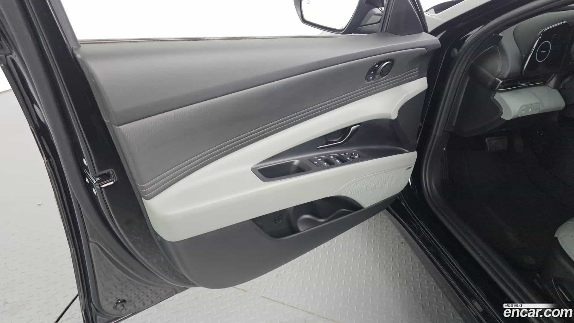 AVANTE Hyundai 2024.2-INNER-034