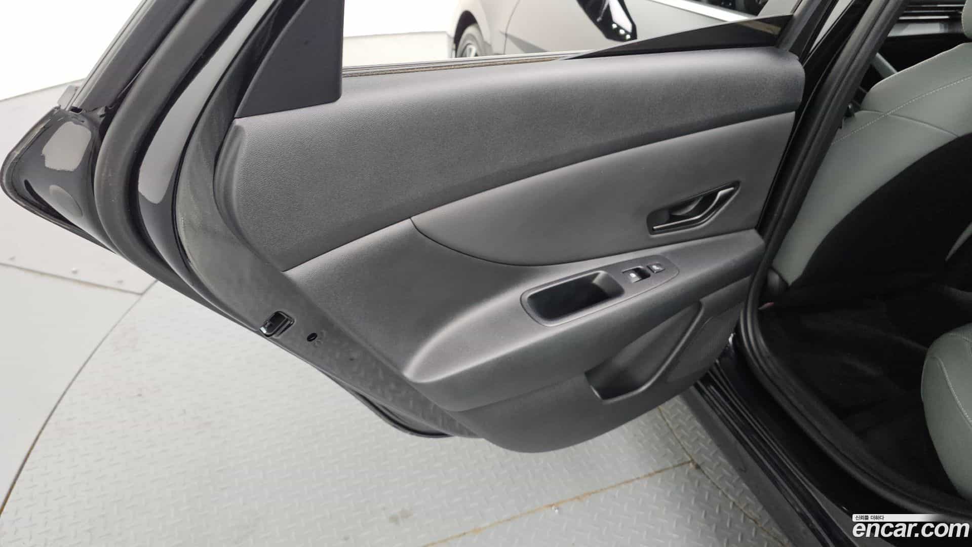 AVANTE Hyundai 2024.2-INNER-035