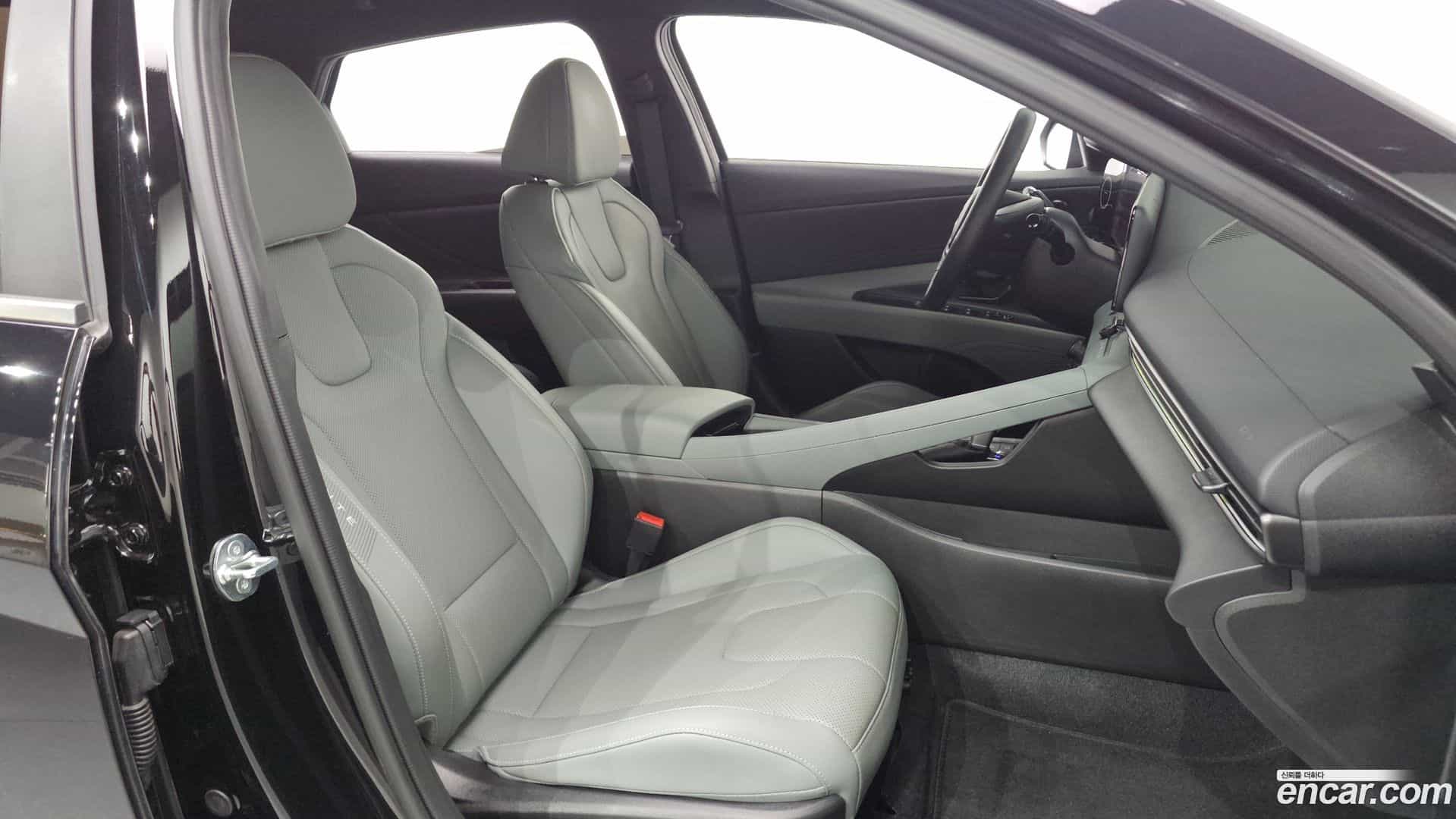 AVANTE Hyundai 2024.2-INNER-036