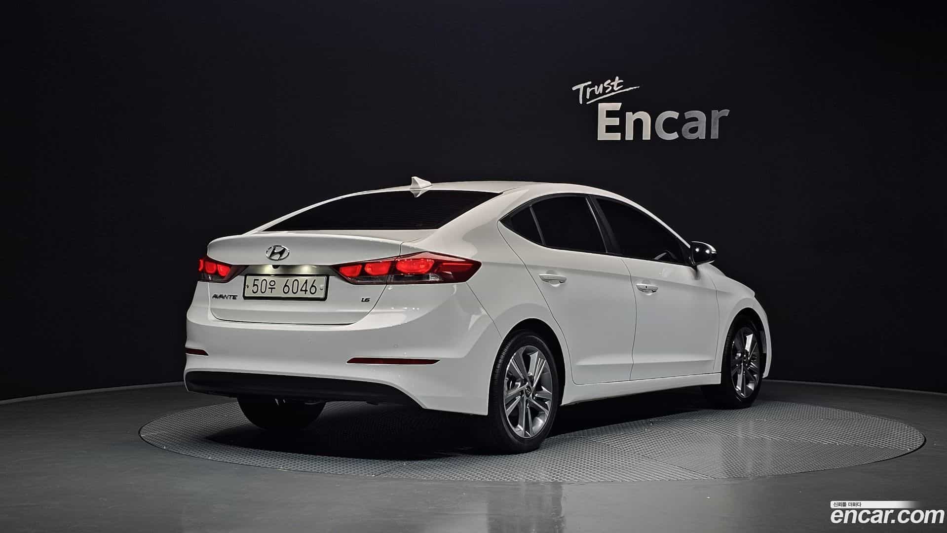 AVANTE Hyundai 2017.8-OUTER-002