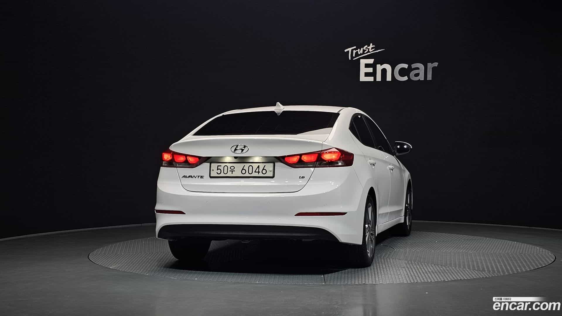 AVANTE Hyundai 2017.8-OUTER-004