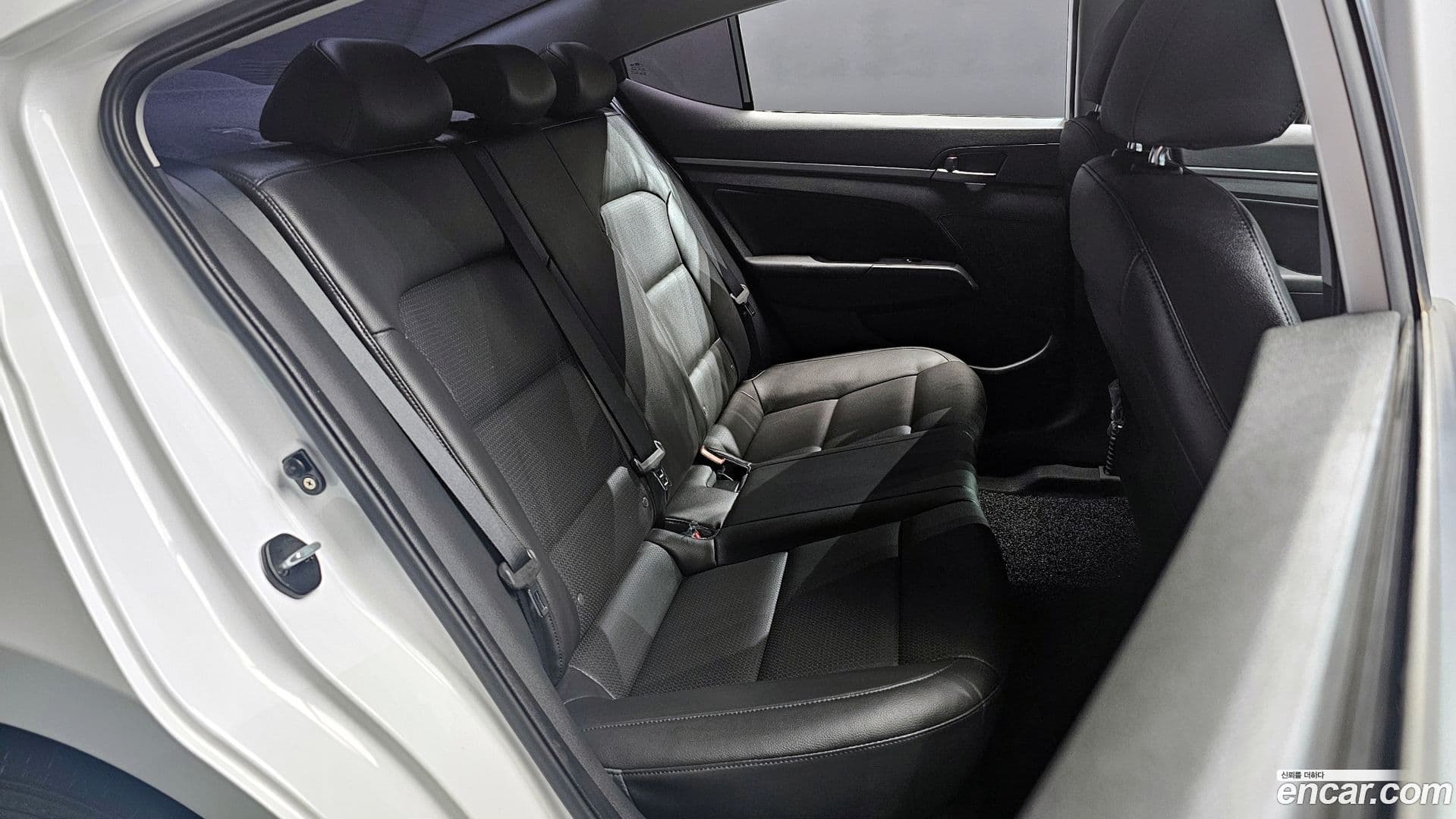 Main__Slider__Photo:AVANTE Hyundai 2017.8-10