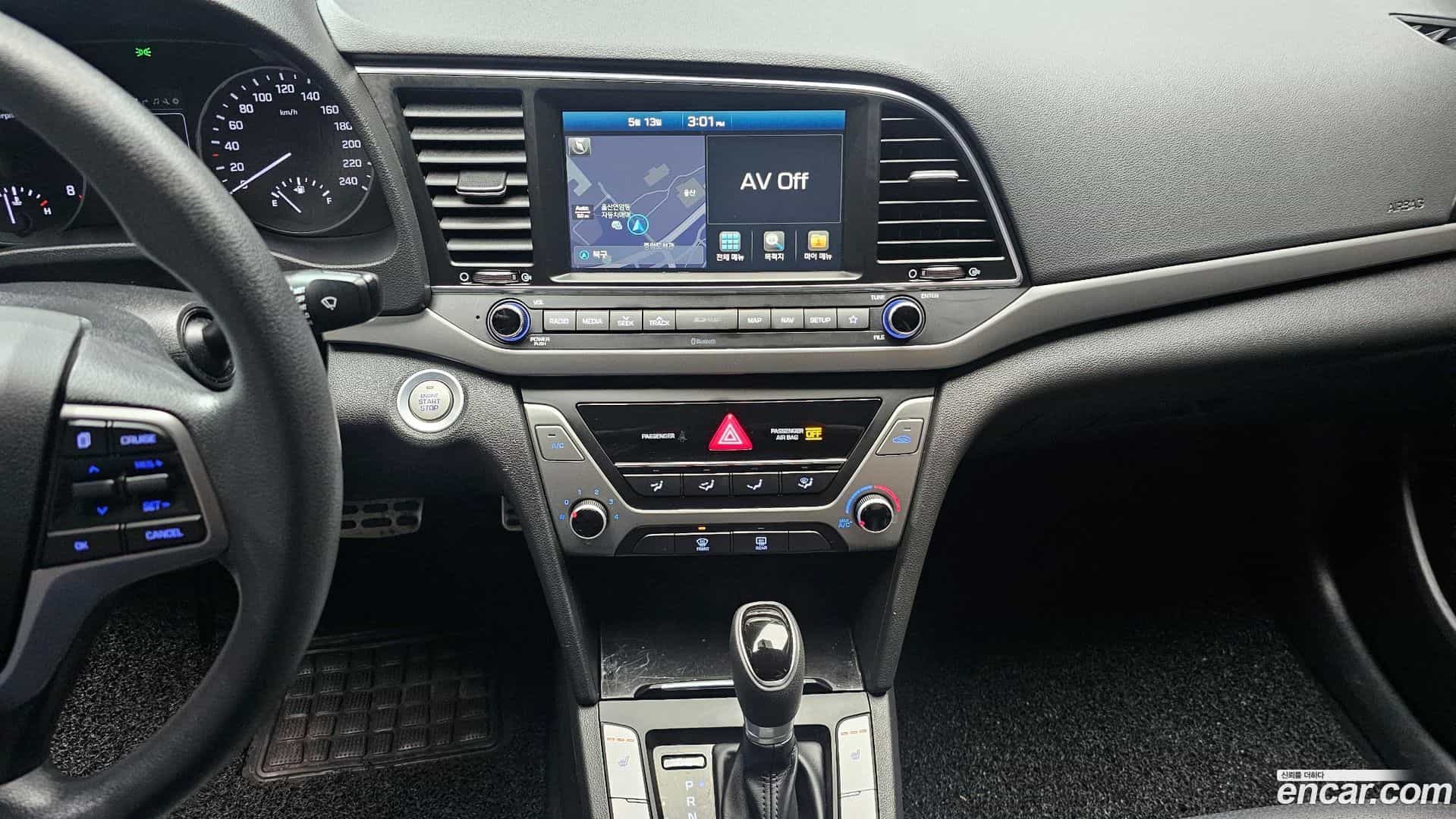 AVANTE Hyundai 2017.8-OPTION-018