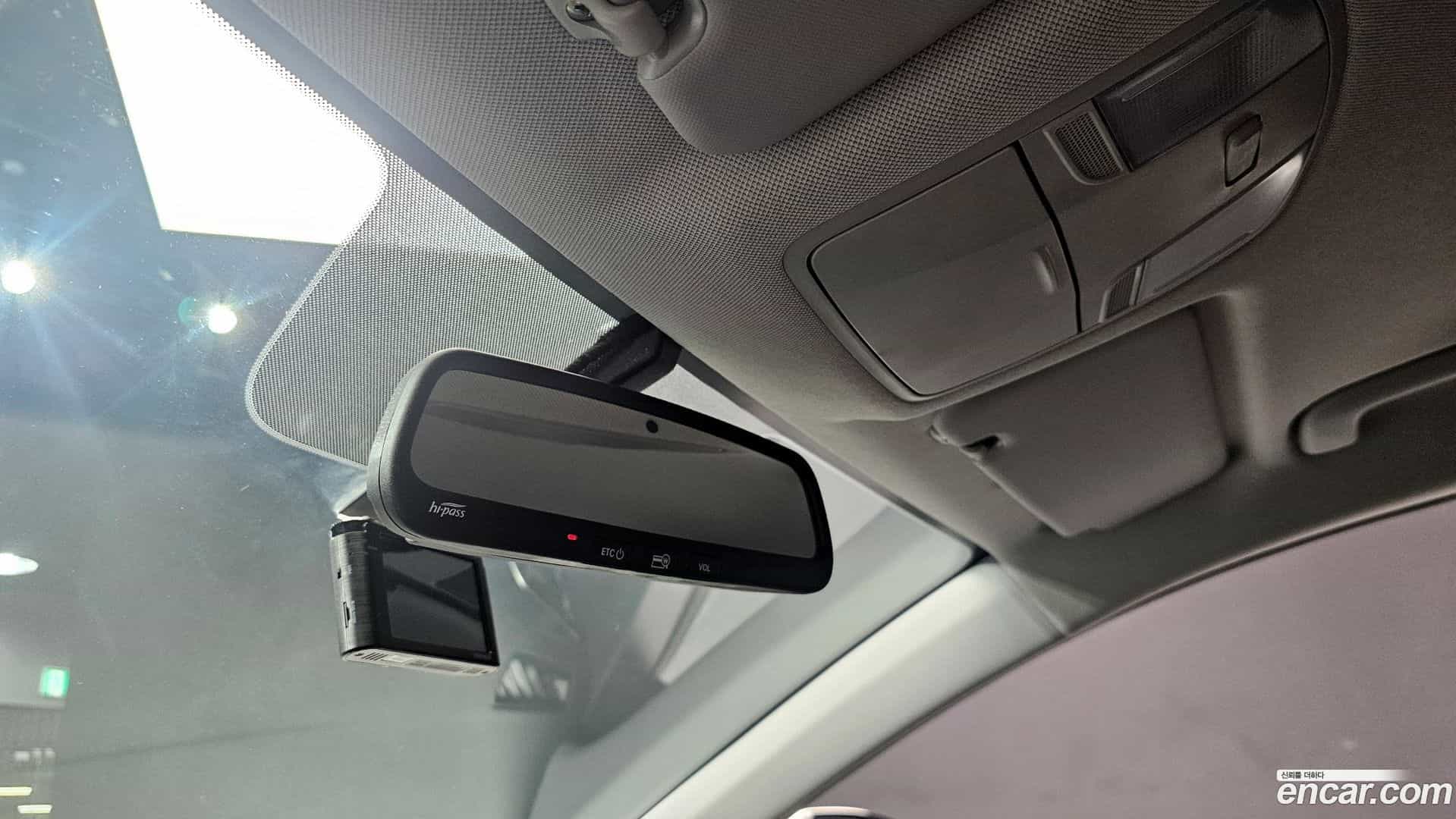 AVANTE Hyundai 2017.8-OPTION-040