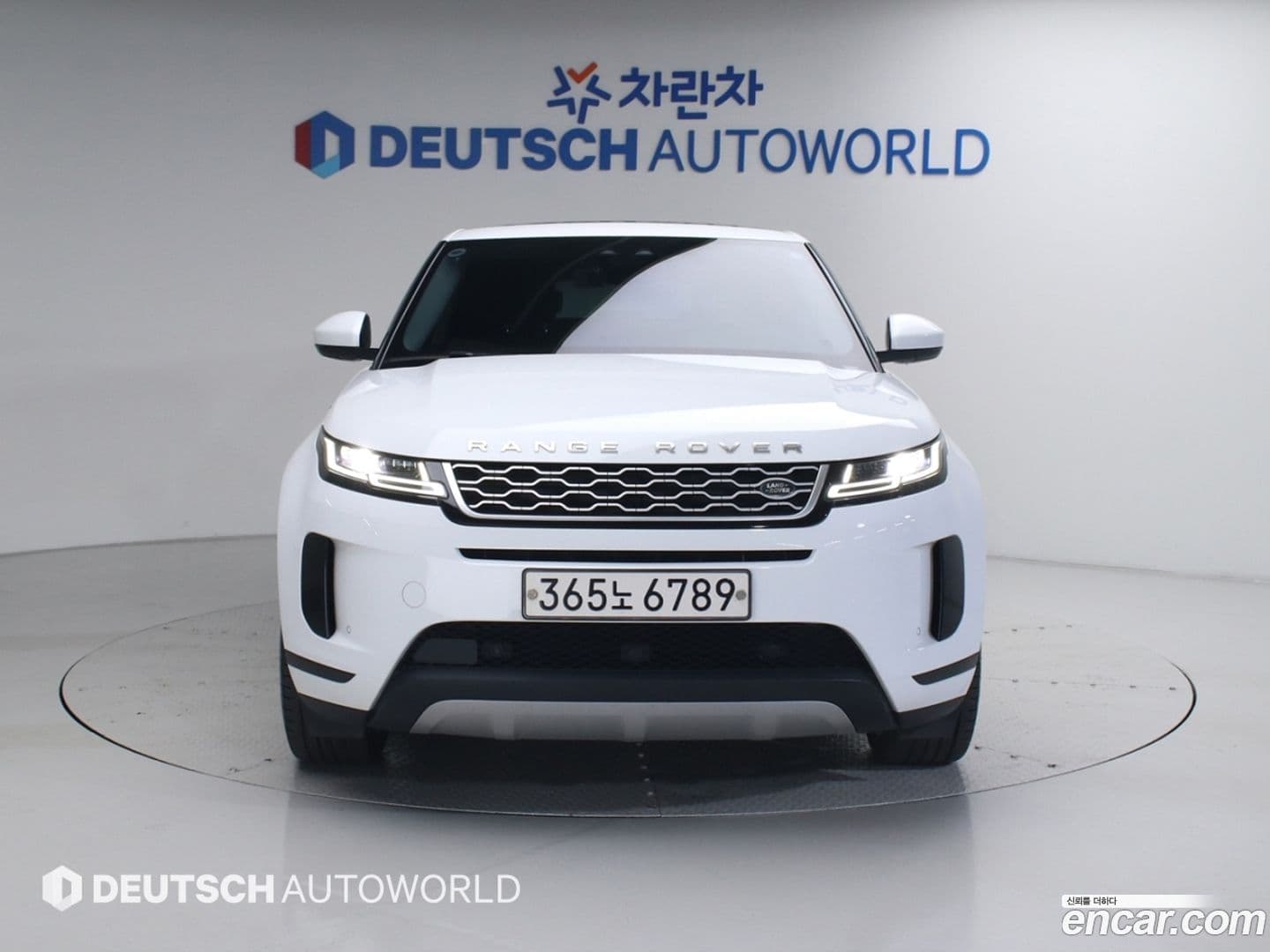 Main__Slider__Photo:Range Rover Evoque Land Rover 2020.6-0