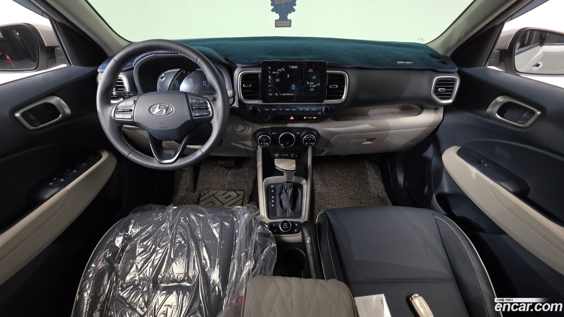 Main__Slider__Photo:Venue Hyundai 2023.0-6