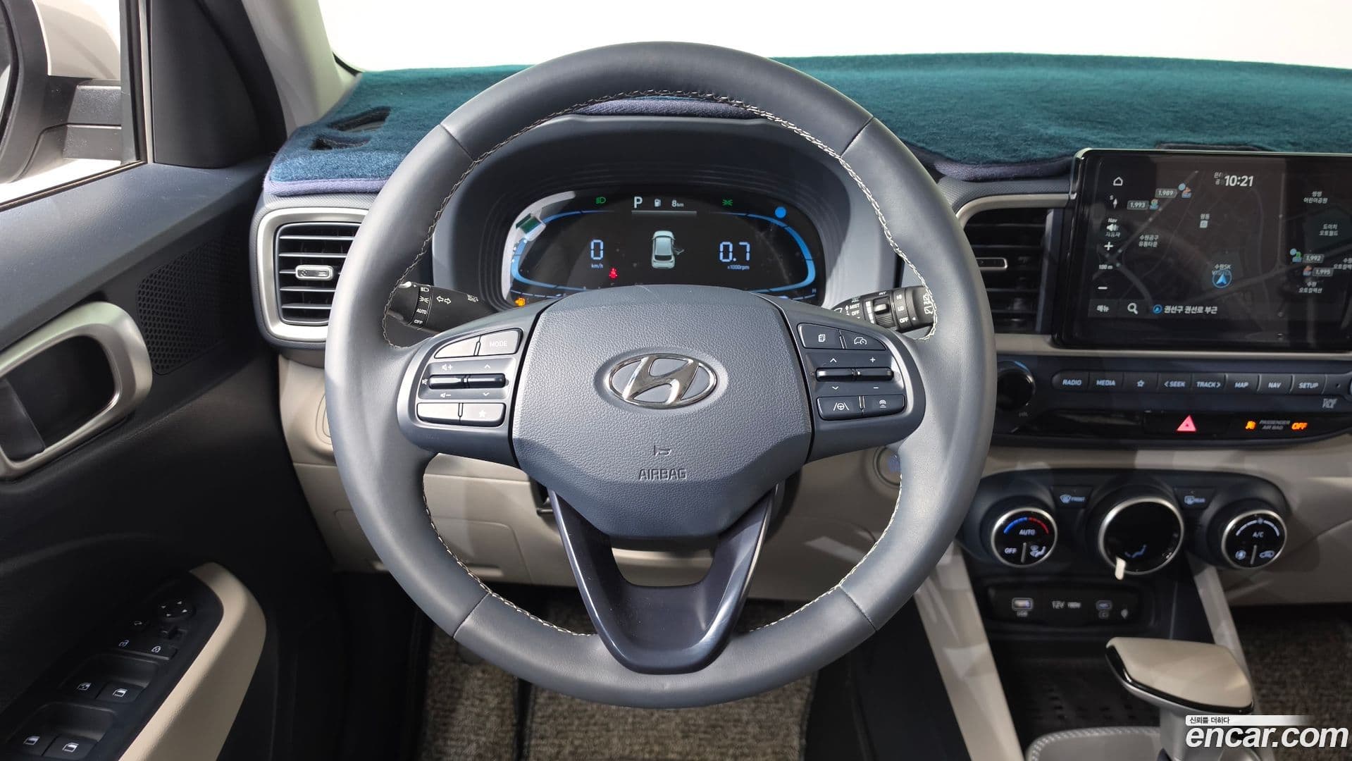Main__Slider__Photo:Venue Hyundai 2023.0-11