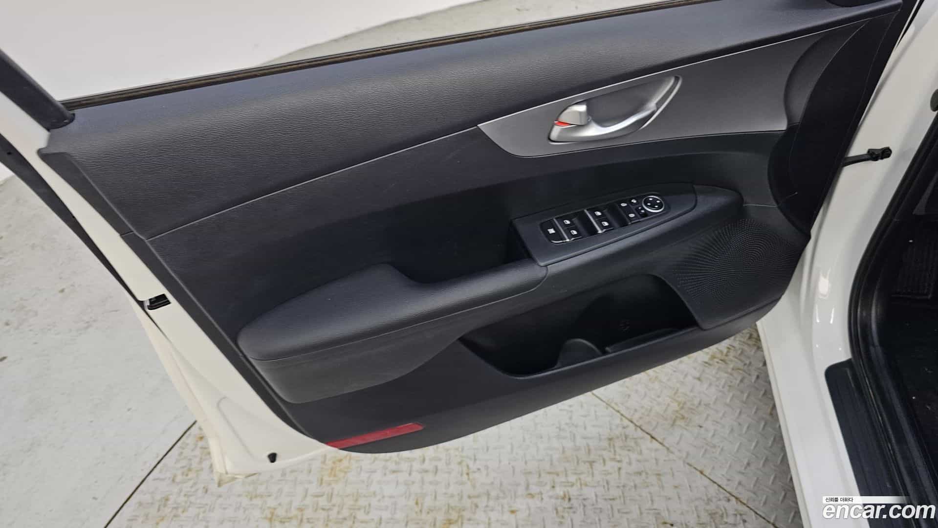 K3 Kia 2023.2-INNER-034