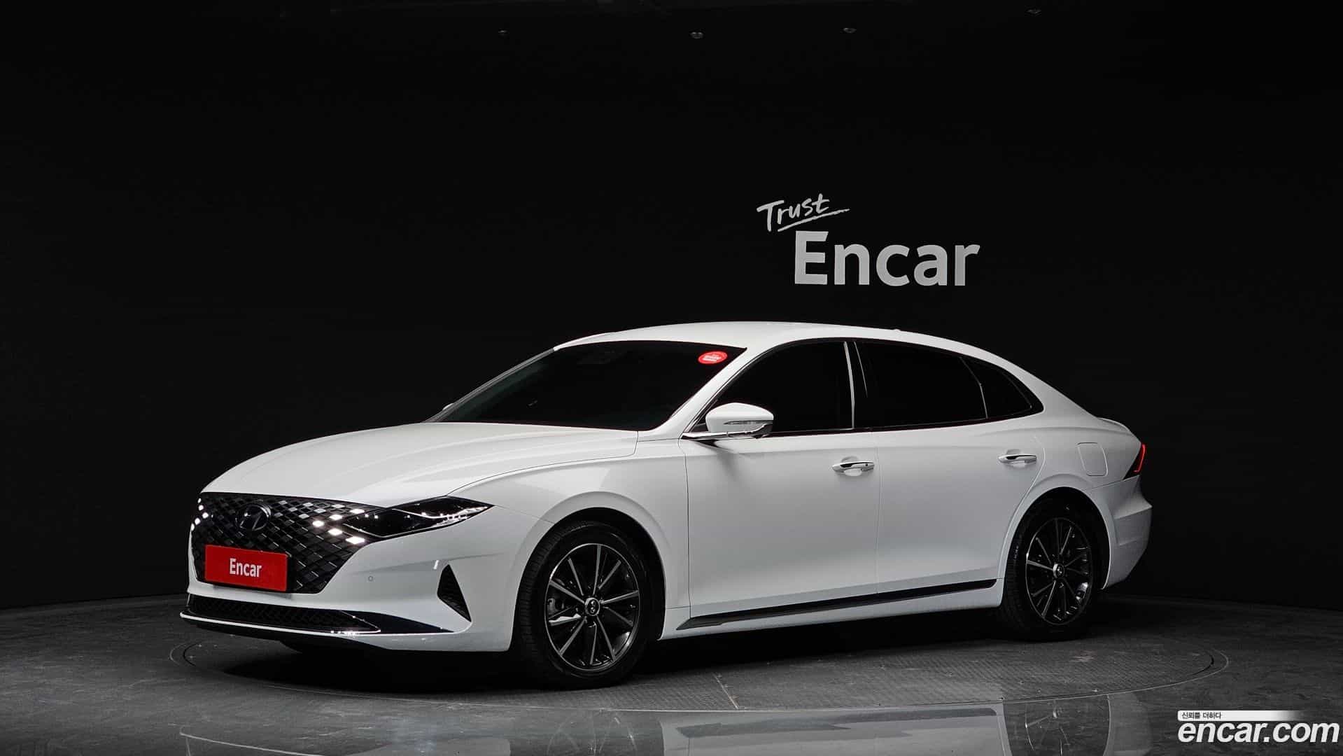 Grandeur Hyundai 2021.11-OUTER-001