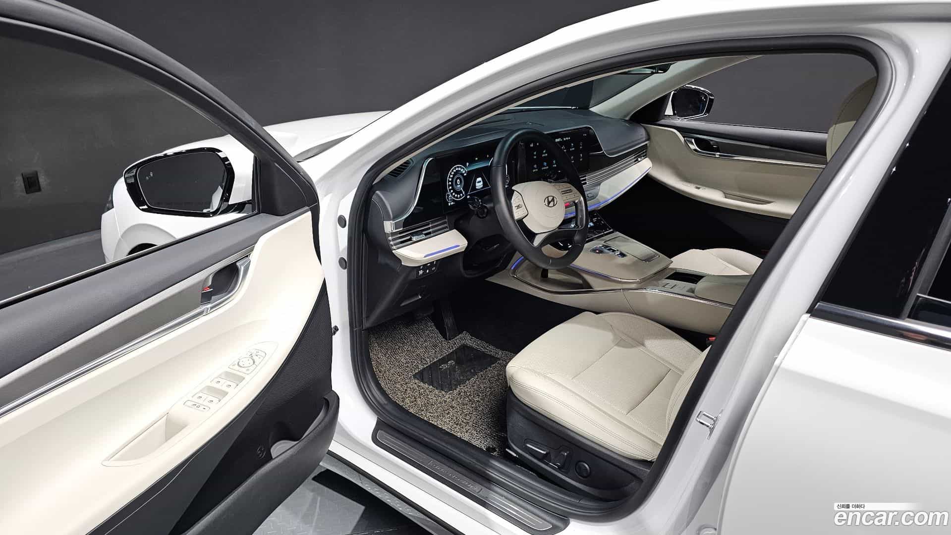 Grandeur Hyundai 2021.11-INNER-010
