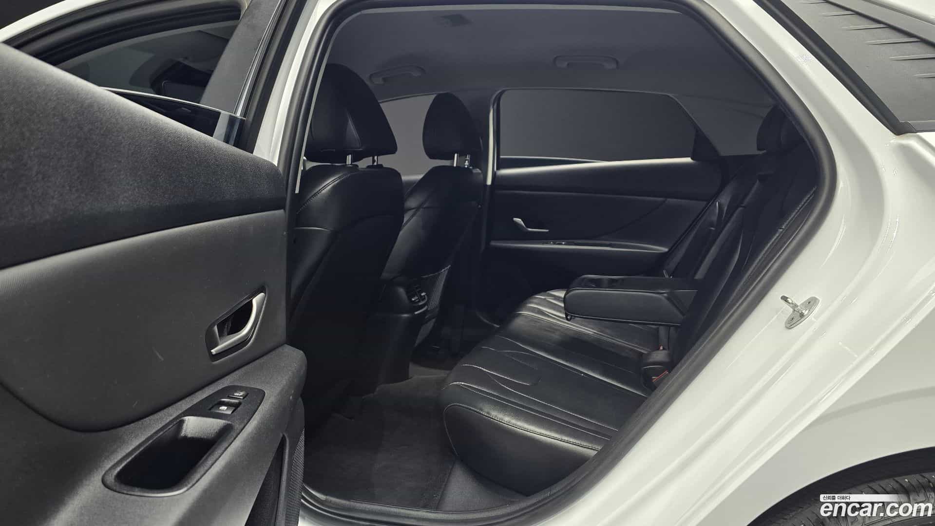 AVANTE Hyundai 2022.3-OPTION-016
