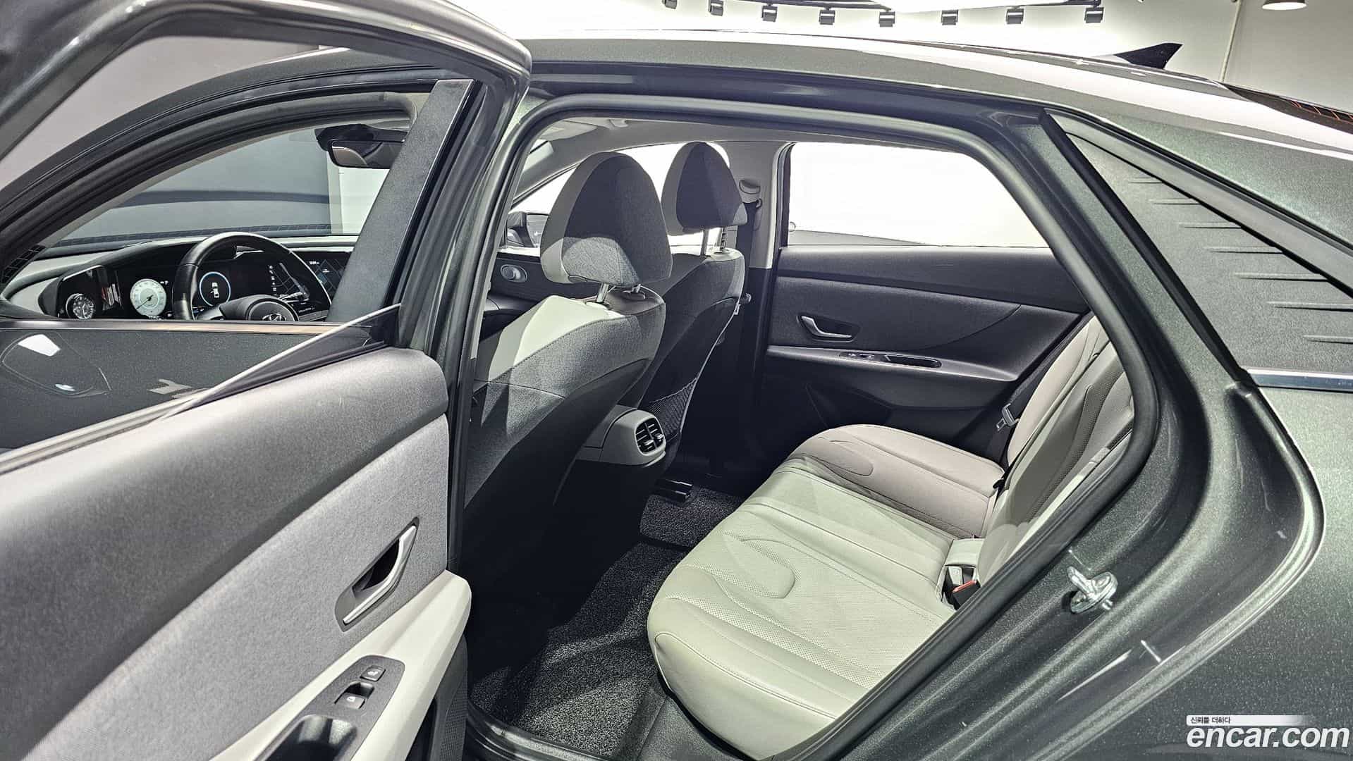 AVANTE Hyundai 2020.7-OPTION-015