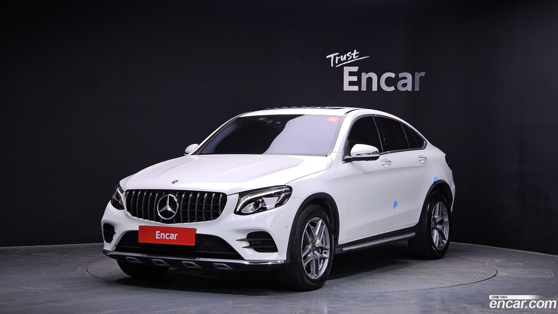 Main__Slider__Photo:GLC-Class Mercedes-Benz 2017.5-0