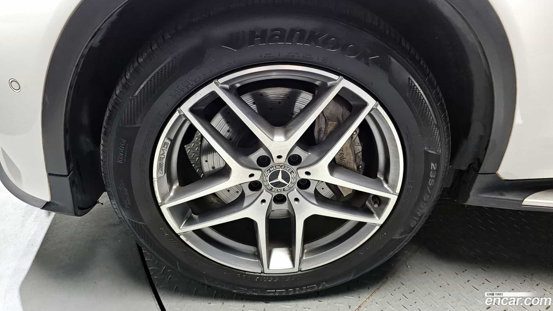 GLC-Class Mercedes-Benz 2017.5-OUTER-005